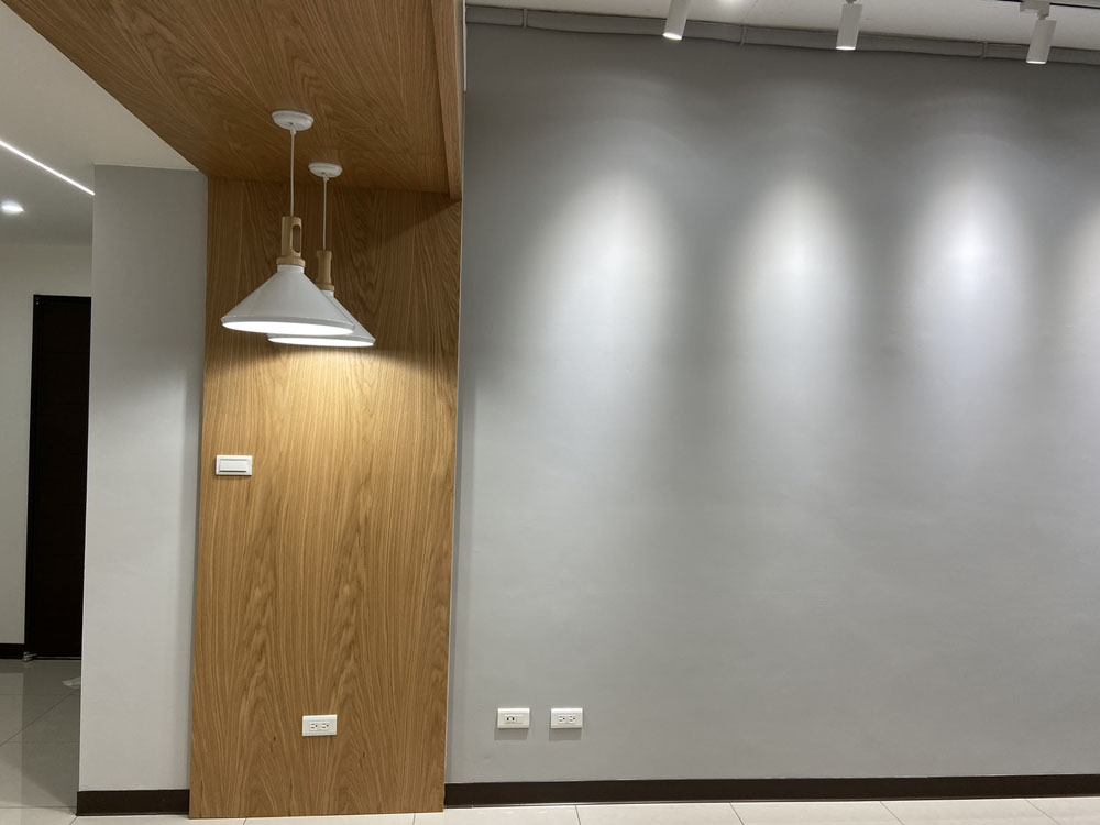 林口案場木皮透明漆施工、牆面跳色施工