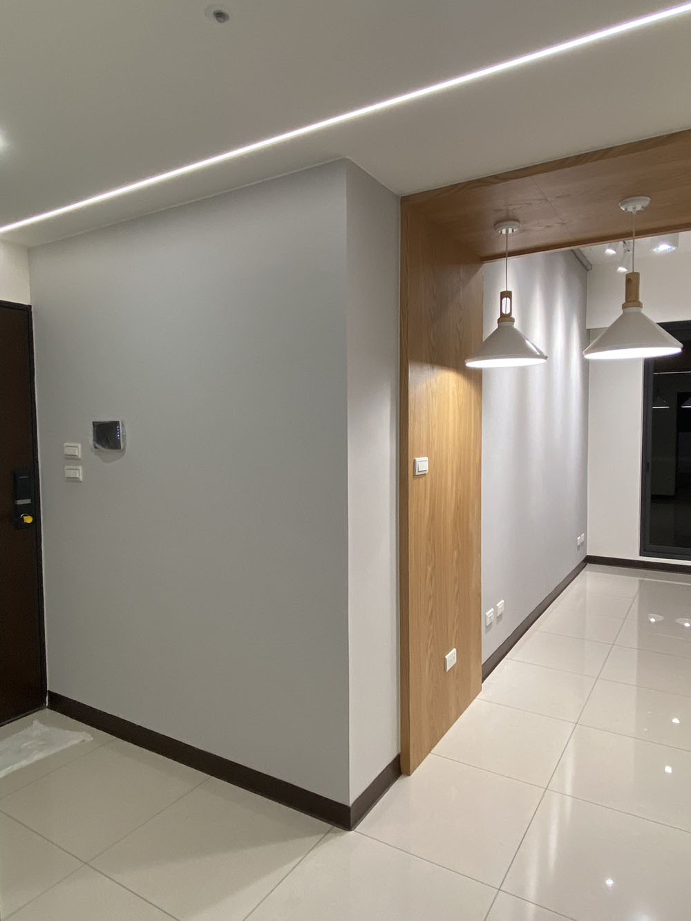 林口案場木皮透明漆施工、牆面跳色施工