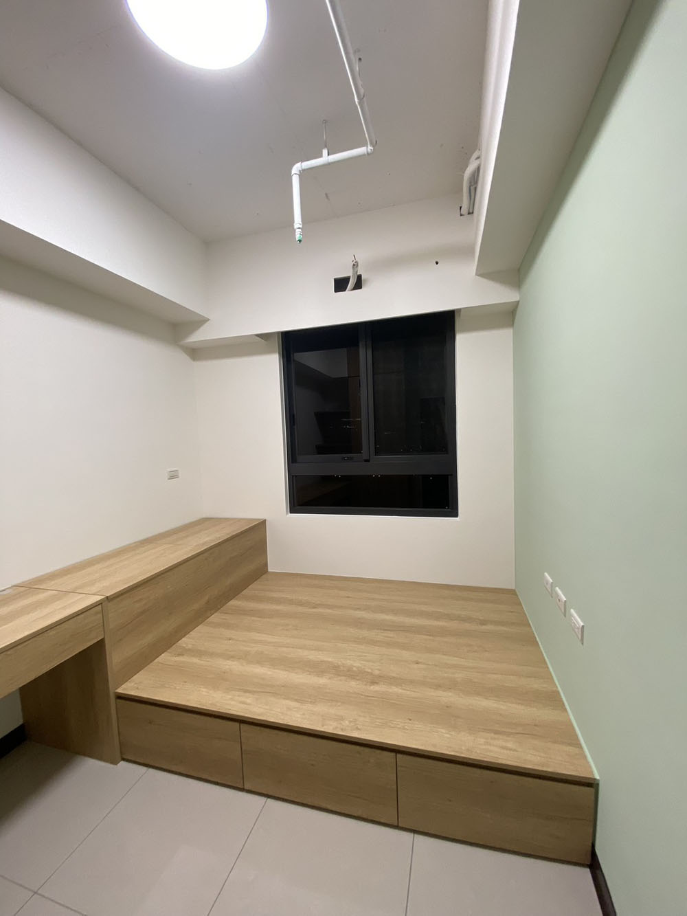 林口案場木皮透明漆施工、牆面跳色施工